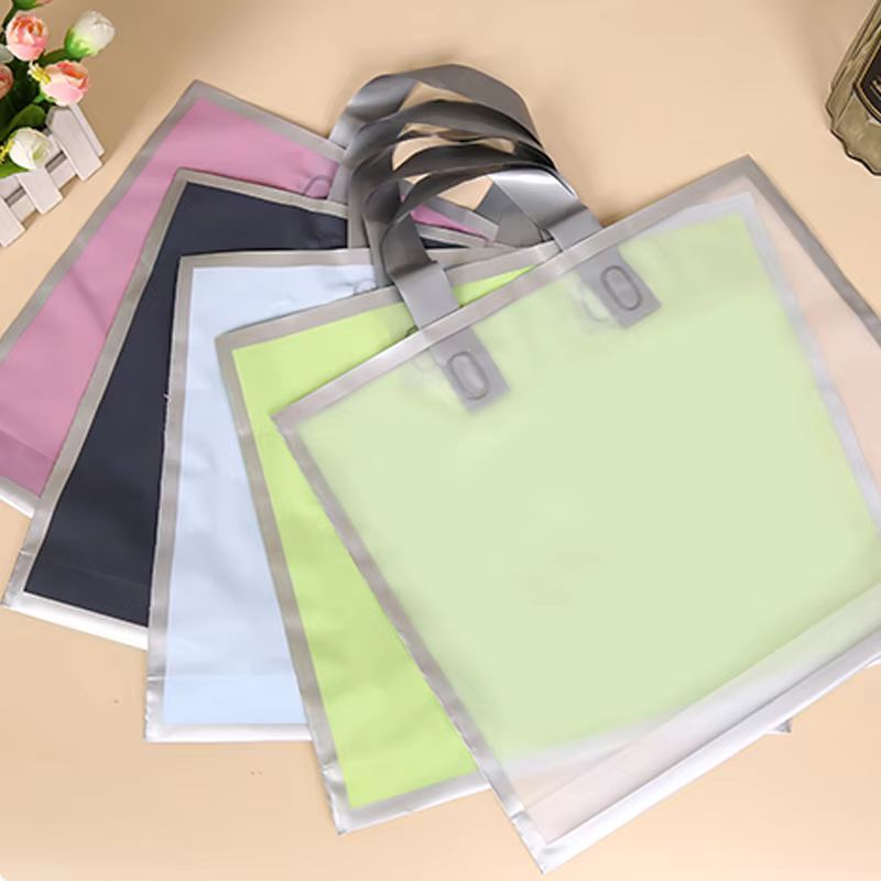 50枚入りフロスト加工ハンドショッピングバッグ、シルバーエッ - The Wedding Supply Store のレビューと価格