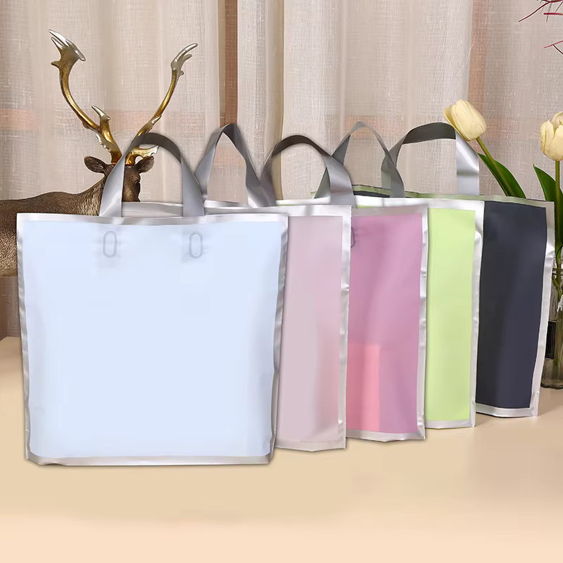 50枚入りフロスト加工ハンドショッピングバッグ、シルバーエッ - The Wedding Supply Store のレビューと価格